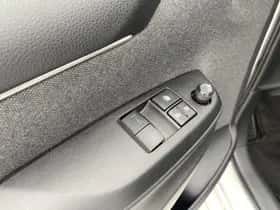 Toyota Yaris (2022) thumbnail 18