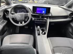 Toyota C-HR (2024) thumbnail 57