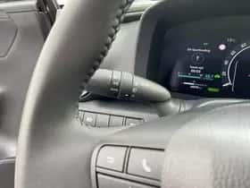 Toyota C-HR (2024) thumbnail 59