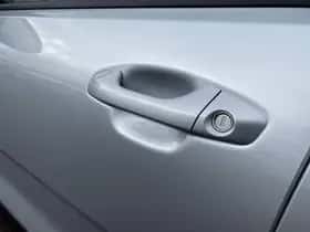 Kia Stonic (2024) thumbnail 65