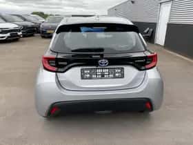 Toyota Yaris (2022) thumbnail 6
