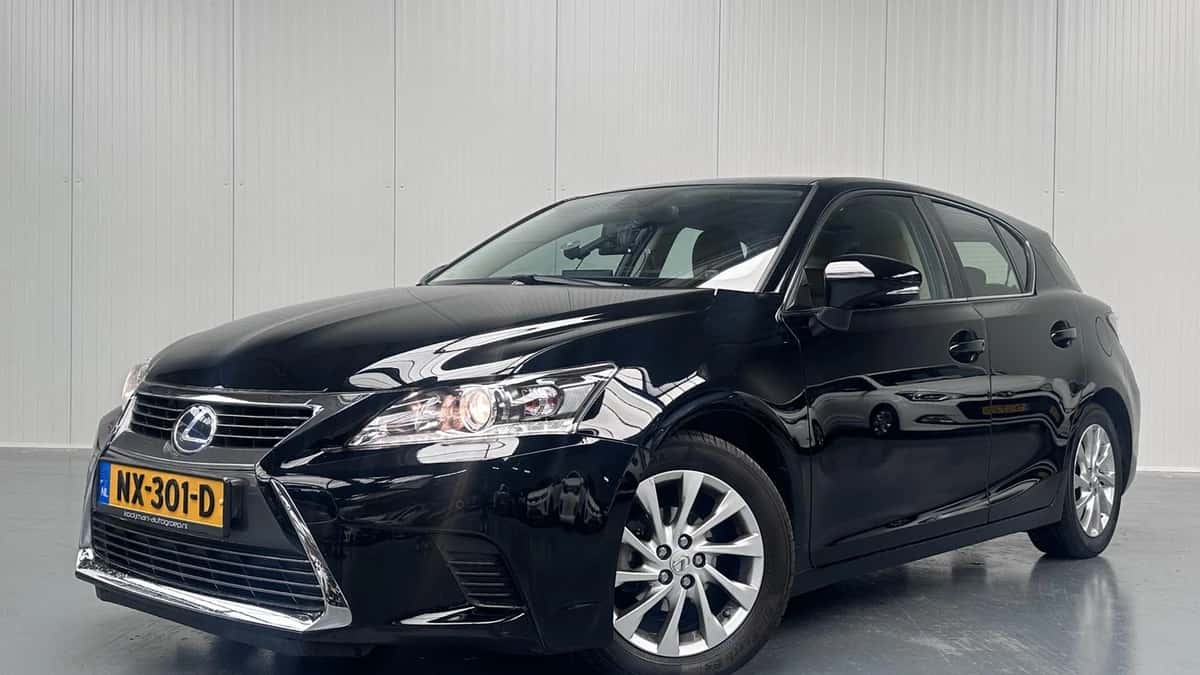Lexus CT (2017) — foto 1