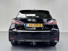 Lexus CT (2017) thumbnail 43