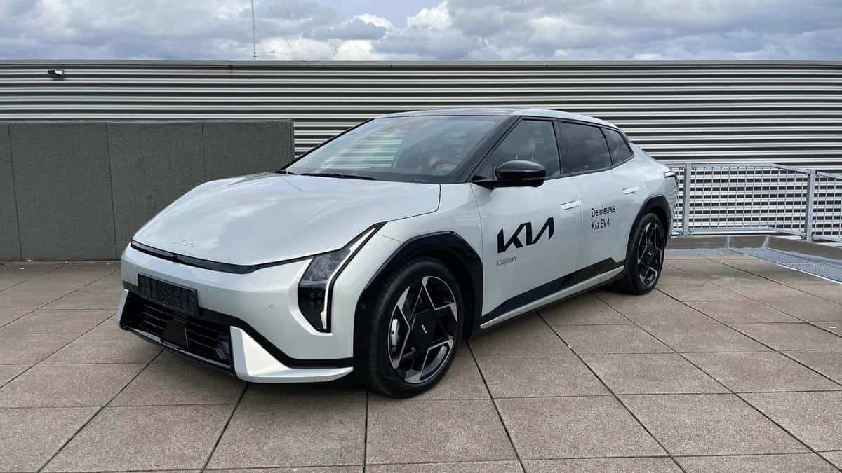 Kia EV4 (2025) — foto 1
