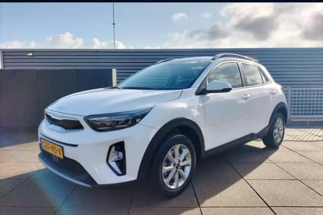Kia Stonic (2024) thumbnail 1