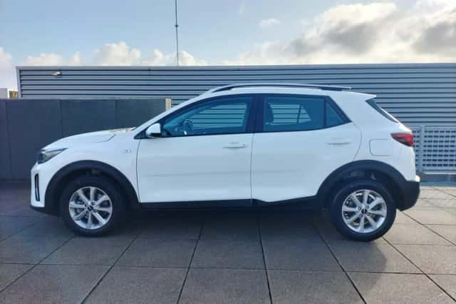 Kia Stonic (2024) thumbnail 2