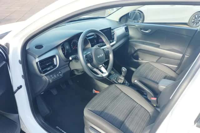 Kia Stonic (2024) thumbnail 14