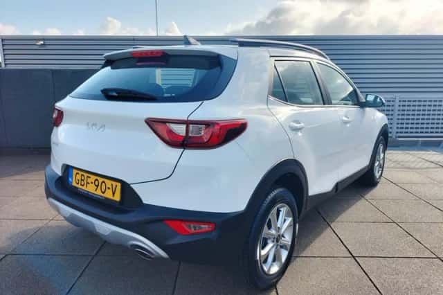 Kia Stonic (2024) thumbnail 7