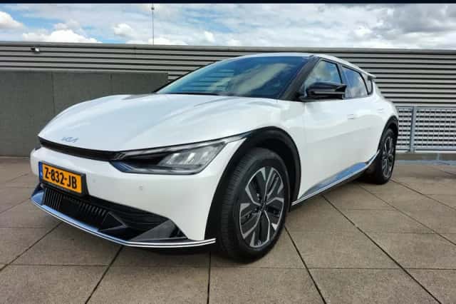 Kia EV6 (2024) thumbnail 1