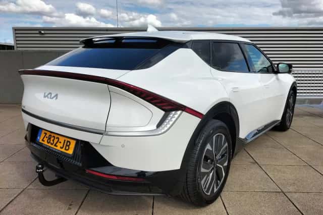 Kia EV6 (2024) thumbnail 2
