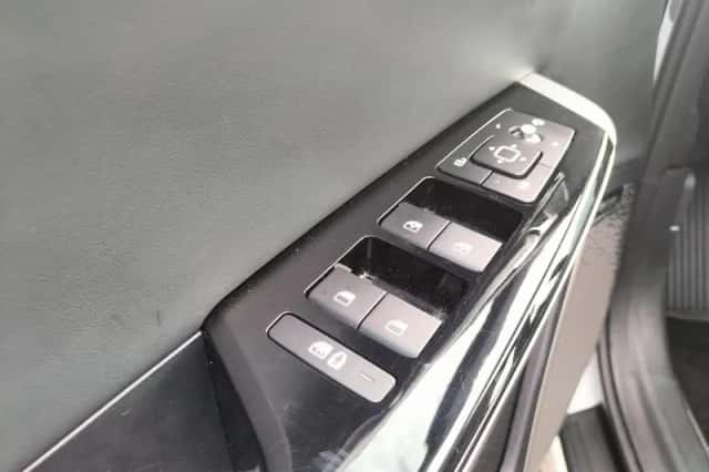 Kia EV6 (2024) thumbnail 10
