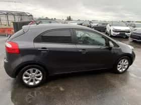 Kia Rio (2013) thumbnail 12