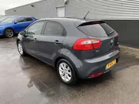Kia Rio (2013) thumbnail 48