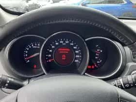 Kia Rio (2013) thumbnail 70