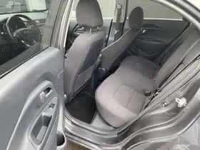 Kia Rio (2013) thumbnail 80