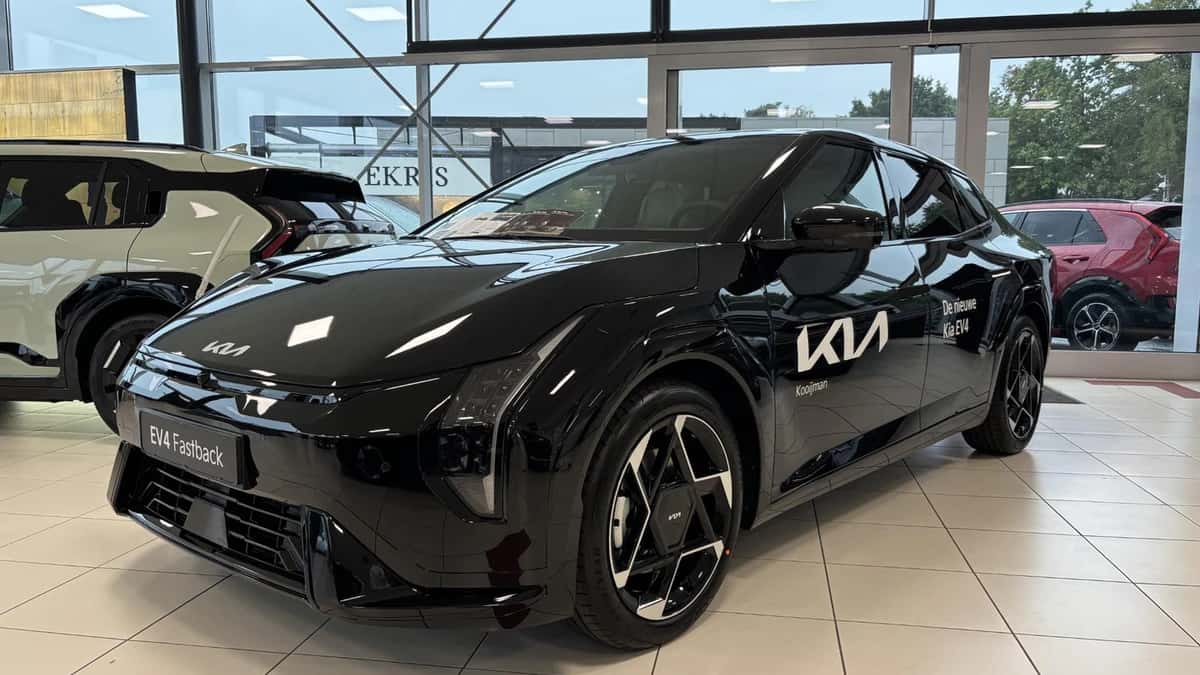 Kia EV4 (0) — foto 1