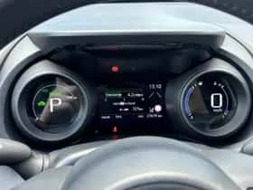 Toyota Yaris-cross (2024) thumbnail 3