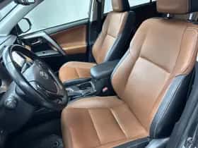 Toyota RAV4 (2018) thumbnail 2