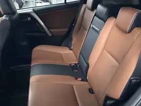 Toyota RAV4 (2018) thumbnail 45