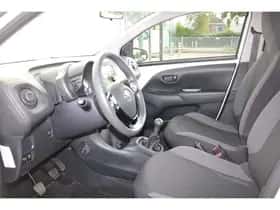 Toyota Aygo (2022) thumbnail 25