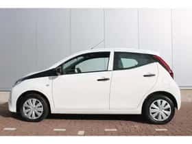 Toyota Aygo (2022) thumbnail 26