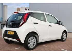 Toyota Aygo (2022) thumbnail 4