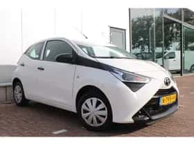 Toyota Aygo (2022) thumbnail 33