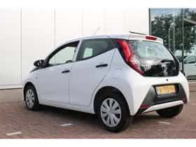 Toyota Aygo (2022) thumbnail 35