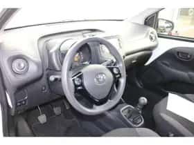 Toyota Aygo (2022) thumbnail 6