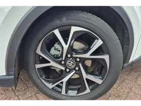 Toyota C-HR (2021) thumbnail 42