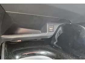 Toyota C-HR (2021) thumbnail 57