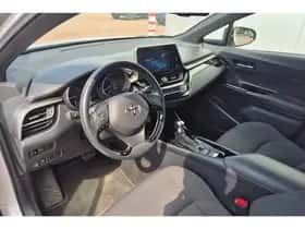 Toyota C-HR (2019) thumbnail 38