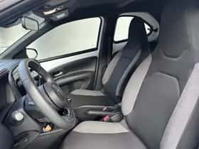 Toyota Aygo (2024) thumbnail 24