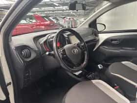 Toyota Aygo (2017) thumbnail 2