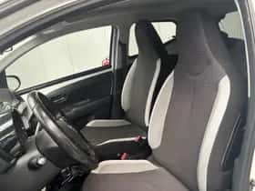 Toyota Aygo (2017) thumbnail 3