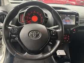 Toyota Aygo (2017) thumbnail 32