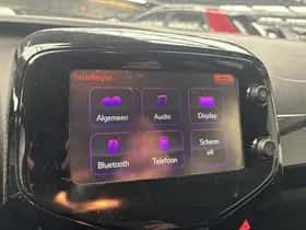 Toyota Aygo (2017) thumbnail 39
