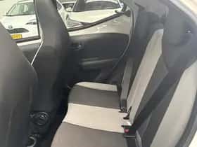 Toyota Aygo (2017) thumbnail 48