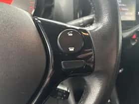 Toyota Aygo (2017) thumbnail 8