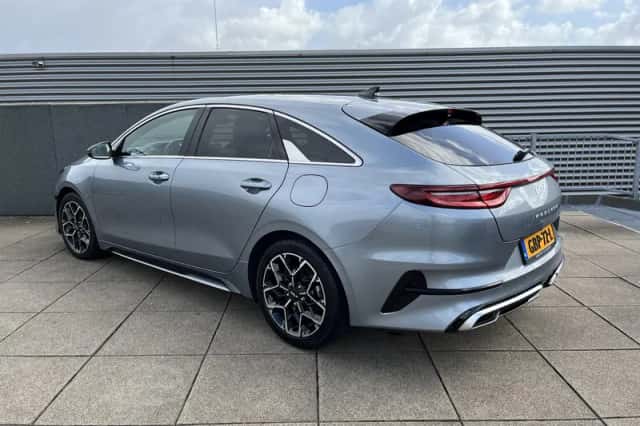 Kia Proceed (2024) thumbnail 2