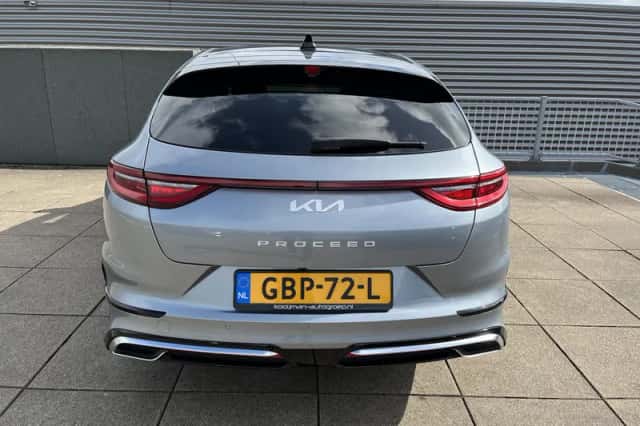 Kia Proceed (2024) thumbnail 4