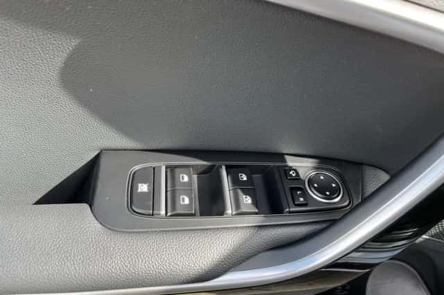 Kia Proceed (2024) thumbnail 10