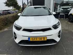 Kia Stonic (2024) thumbnail 3