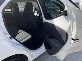 Toyota Aygo (2021) thumbnail 62