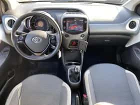 Toyota Aygo (2021) thumbnail 79