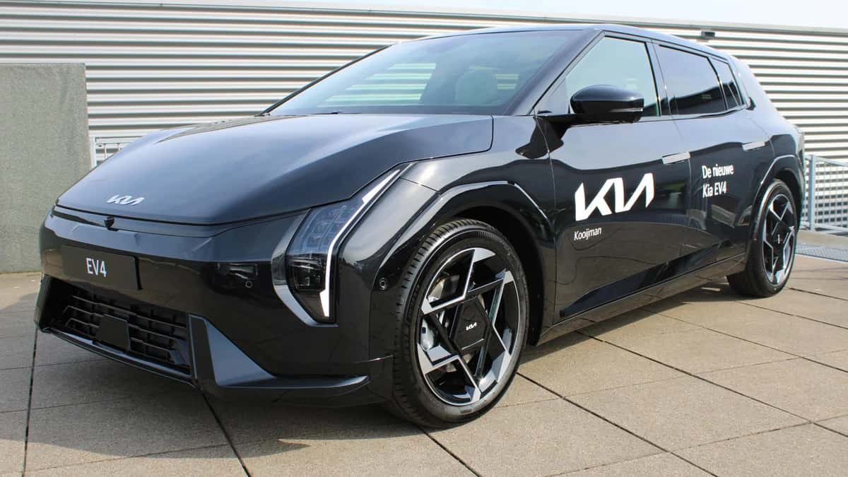 Kia EV4 (0) — foto 1