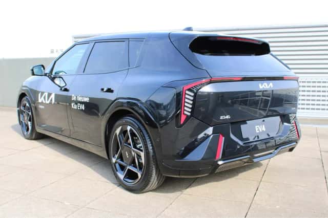 Kia EV4 (2025) thumbnail 3