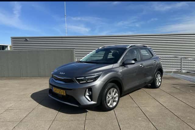 Kia Stonic (2024) thumbnail 1