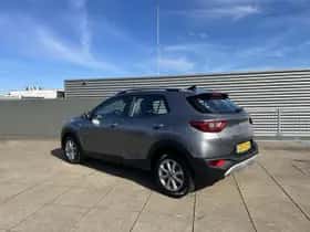 Kia Stonic (2024) thumbnail 4