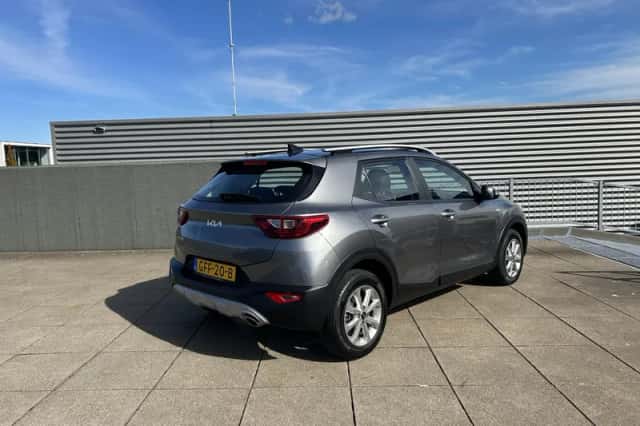 Kia Stonic (2024) thumbnail 6
